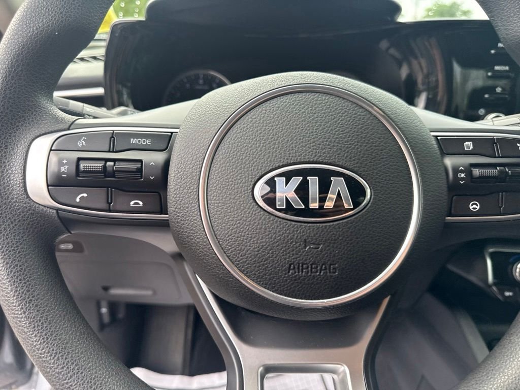 Used 2021 Silver Kia LXS image 26