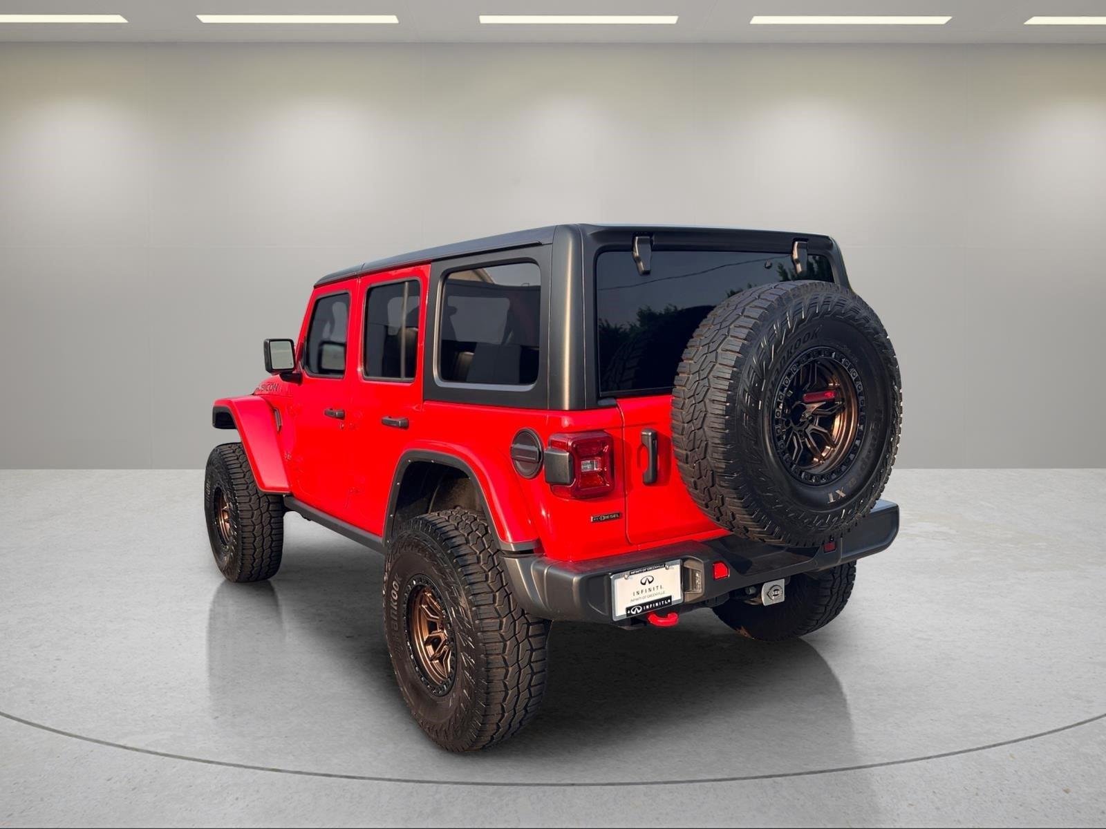 Used 2023 Firecracker Red Clearcoat Jeep Rubicon image 3