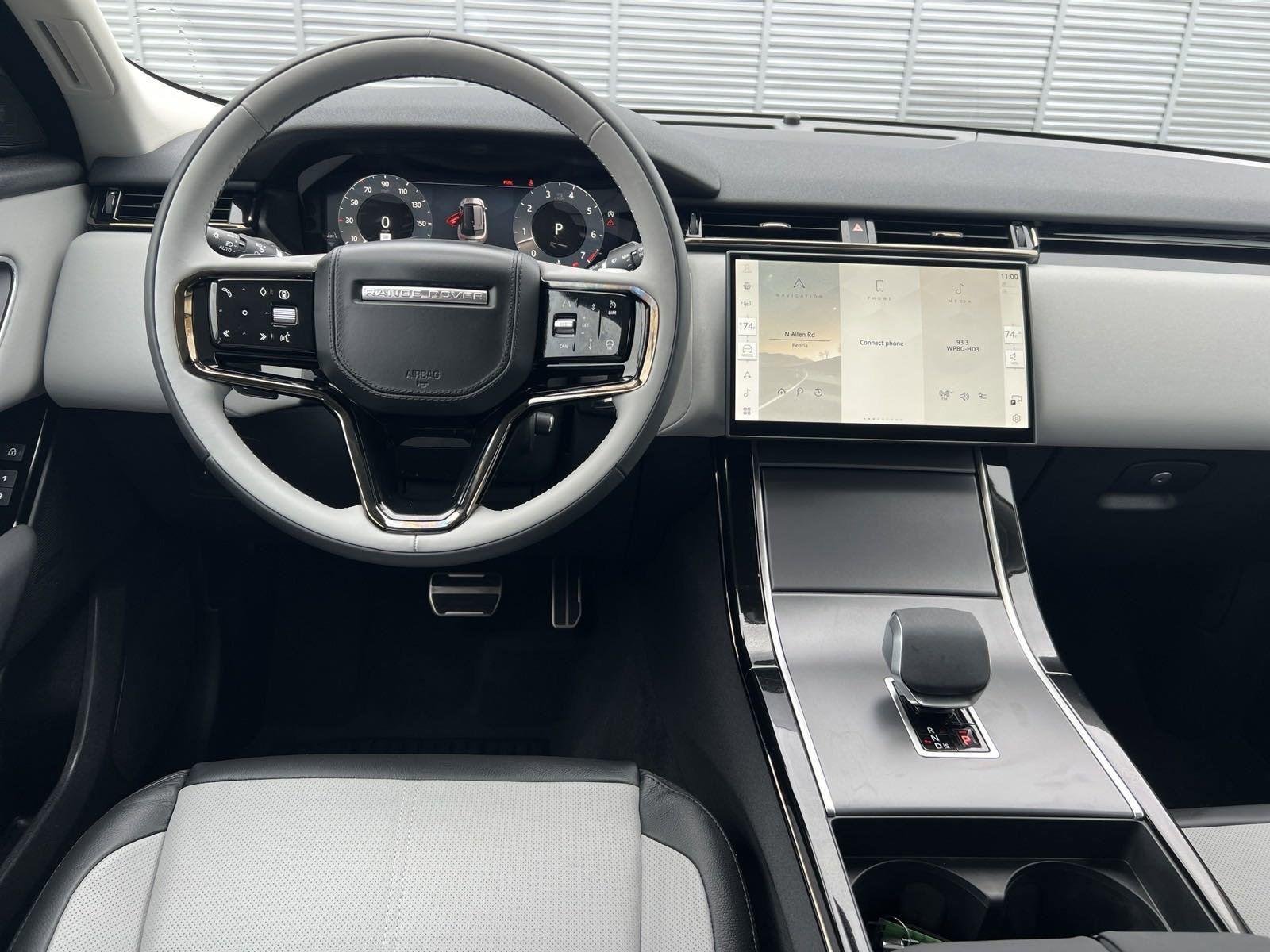 New 2025 Charente Grey Land Rover Dynamic SE image 10