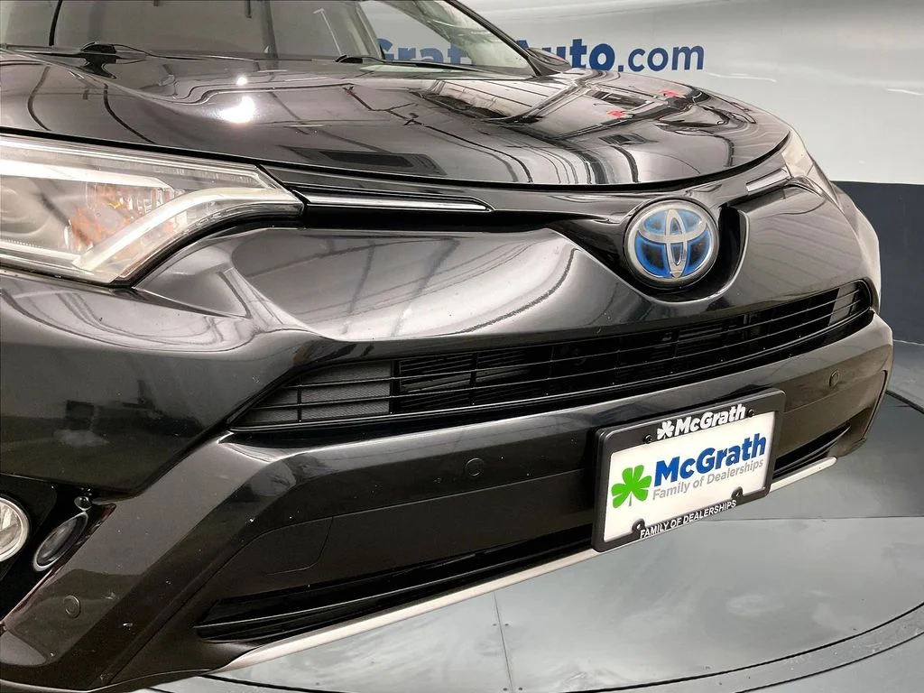 Used 2016 Black Toyota Limited image 33