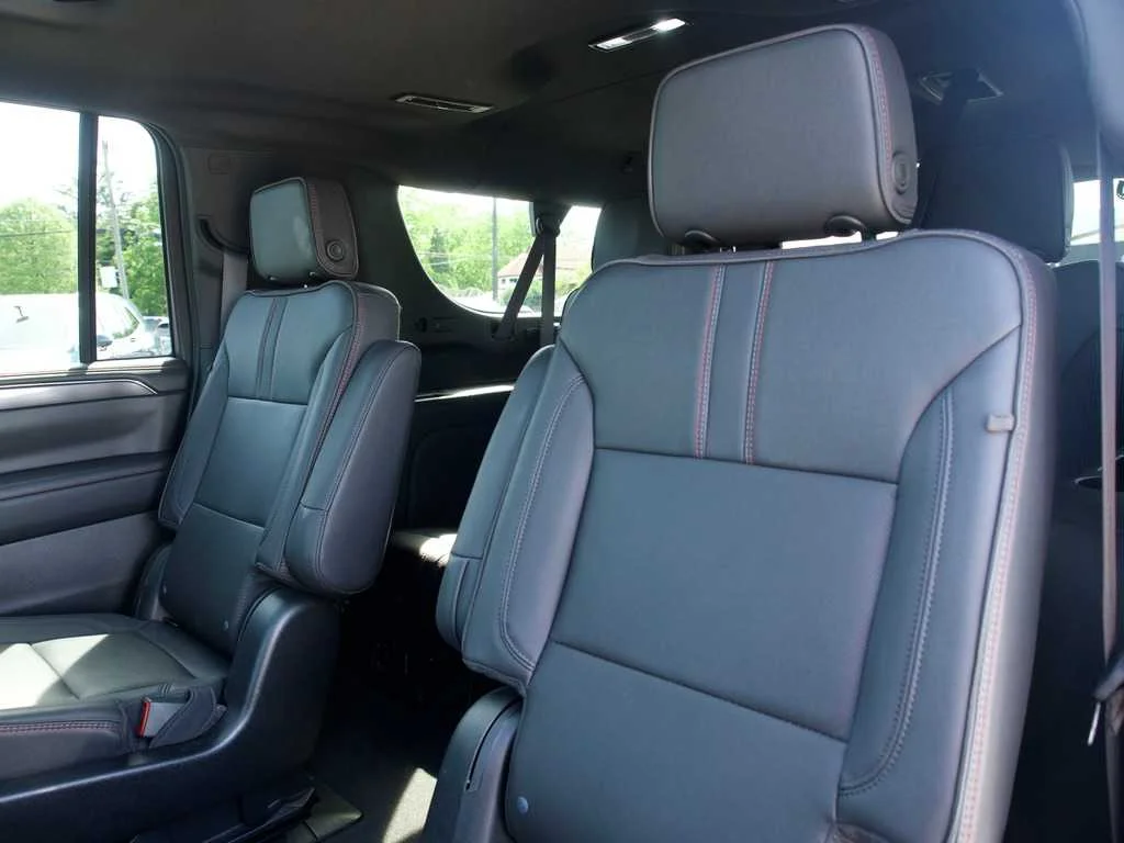 2023 Chevrolet Suburban RST - Photo 22