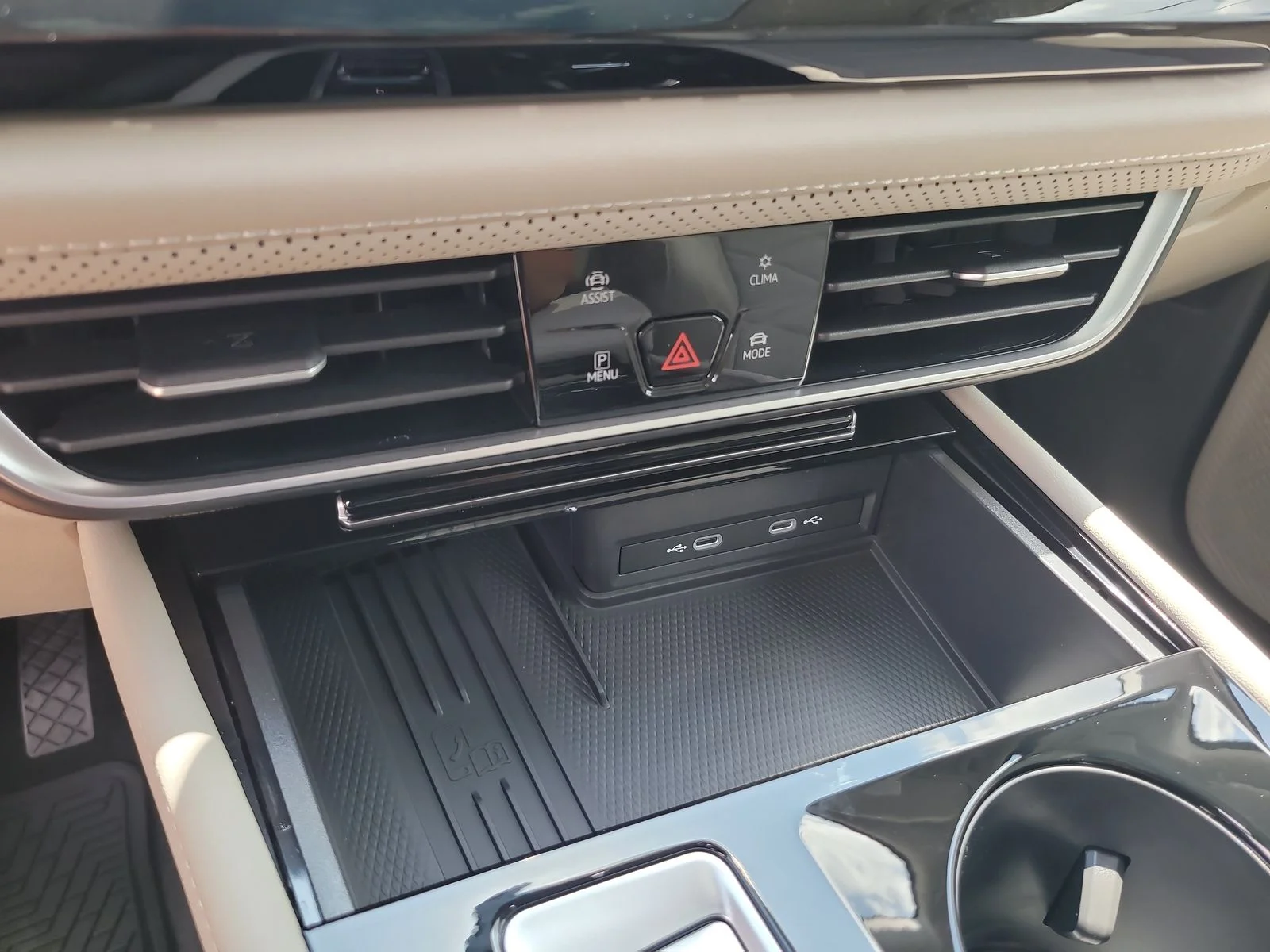 New 2026 Deep Black Pearl Volkswagen 2.0T SE W/TECHNOLOGY image 23