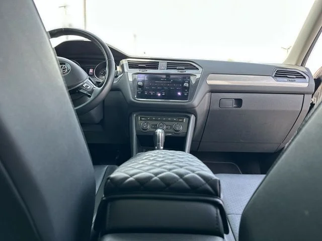 Used 2019 Black Volkswagen 2.0T SE image 24