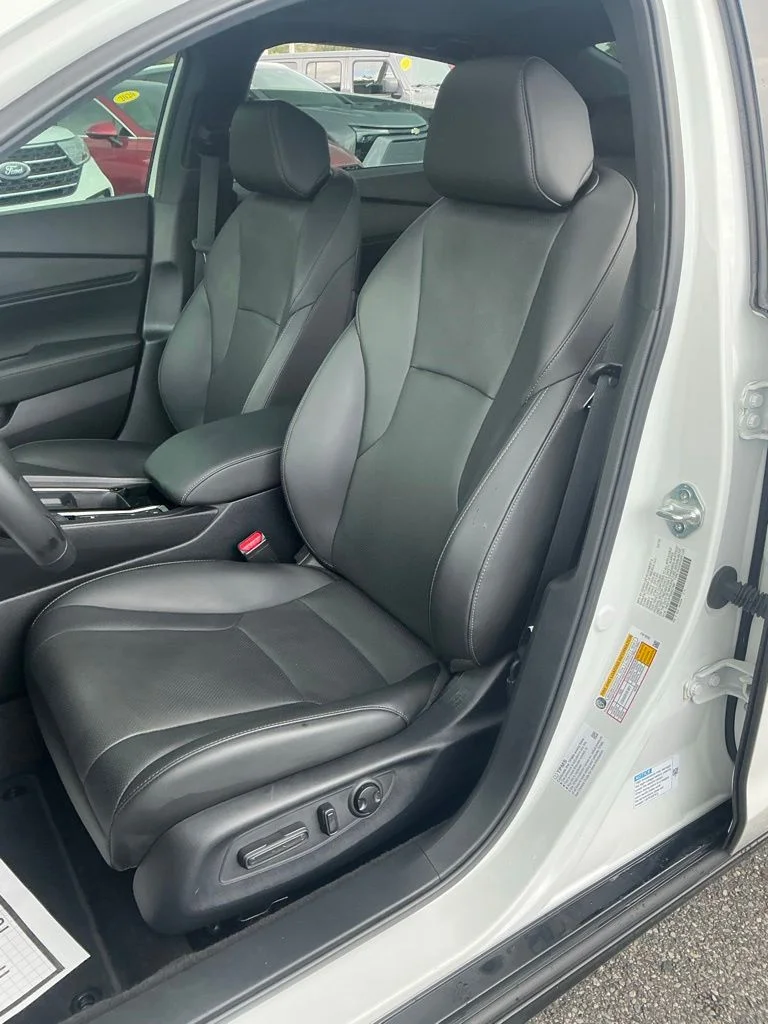 Used 2025  Honda Sport-L image 31