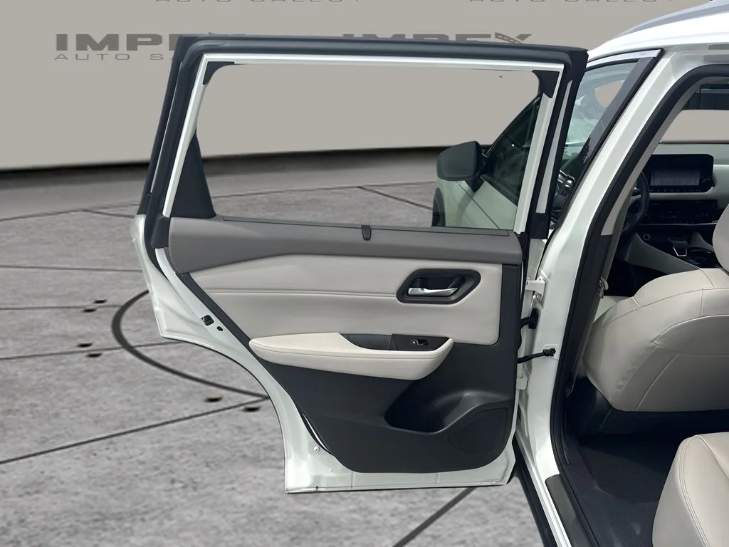 Used 2023 White Nissan SL image 27