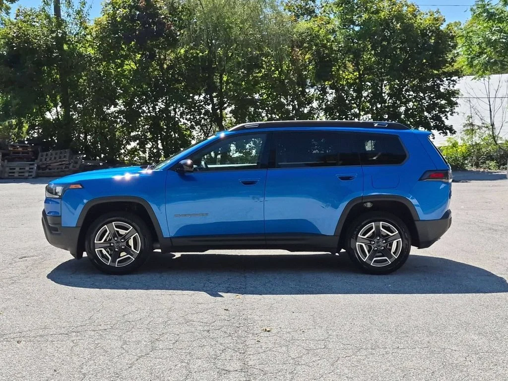 Used 2026 Blue Jeep Laredo image 7
