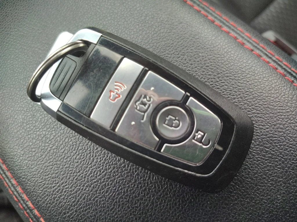 Used 2025 Agate Black Metallic Ford ST-Line image 19