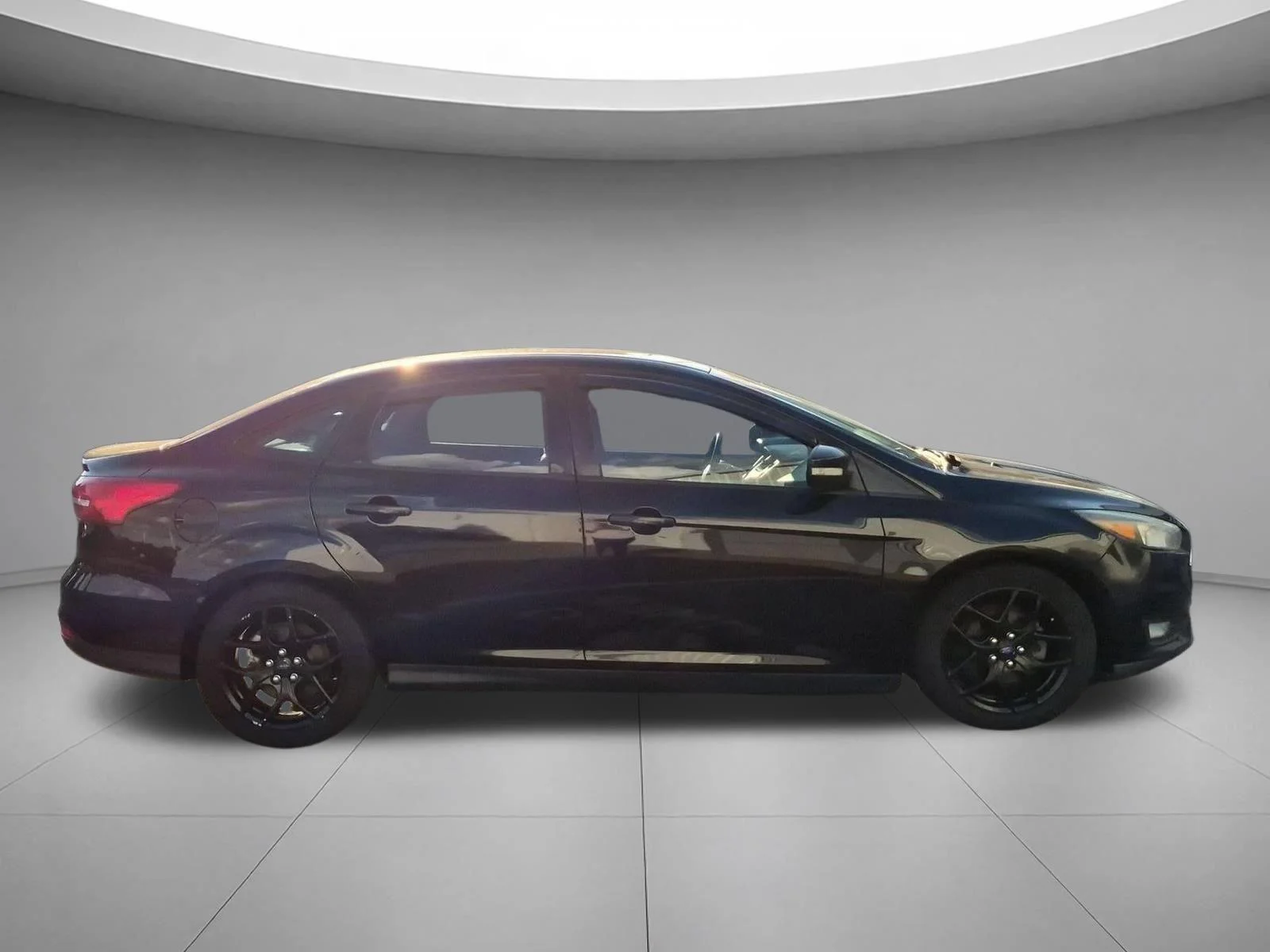 Used 2016 Shadow Black Ford SE image 6