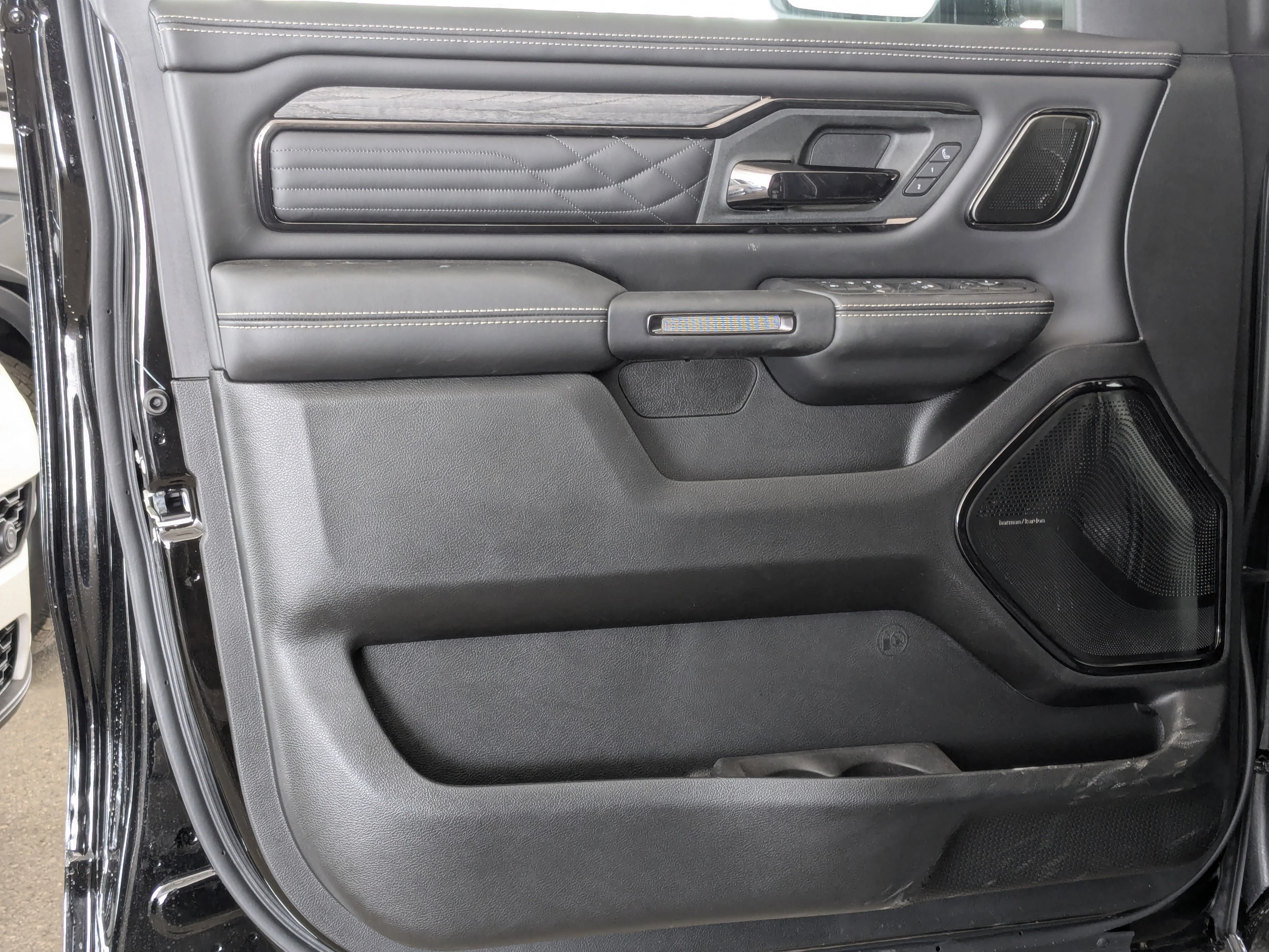 New 2026 Black RAM Limited - 5.7L HEMI V8 LEVEL 1 PKG PANO SUNROOF image 12