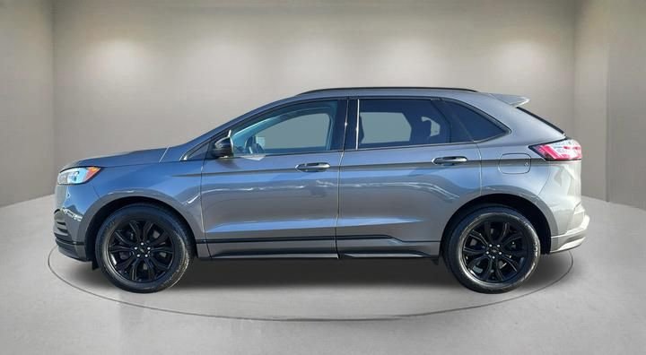 Used 2022 Gray Ford SE image 5