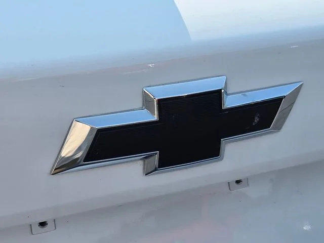 Used 2025 White Chevrolet 1RS image 17