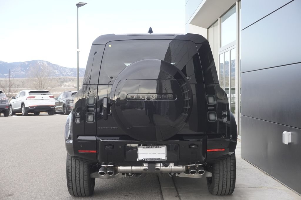 2026 Land Rover Defender V8 - Photo 6