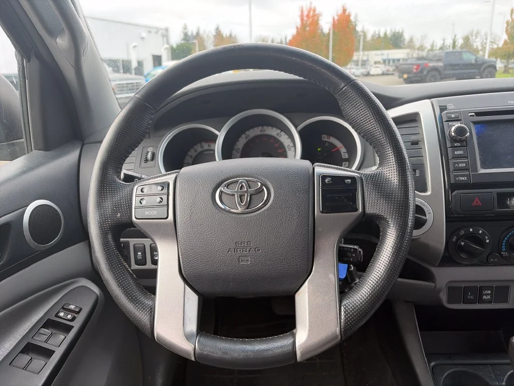 Used 2013 Brown Toyota Base image 19