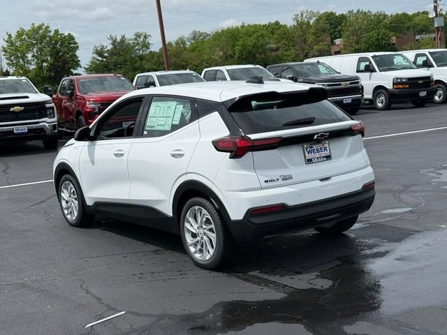 New 2027 Summit White Chevrolet LT image 3