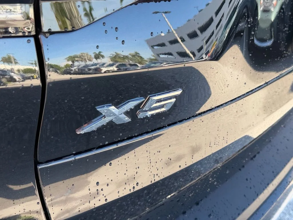 Used 2024 Black Sapphire Metallic BMW xDrive40i image 15