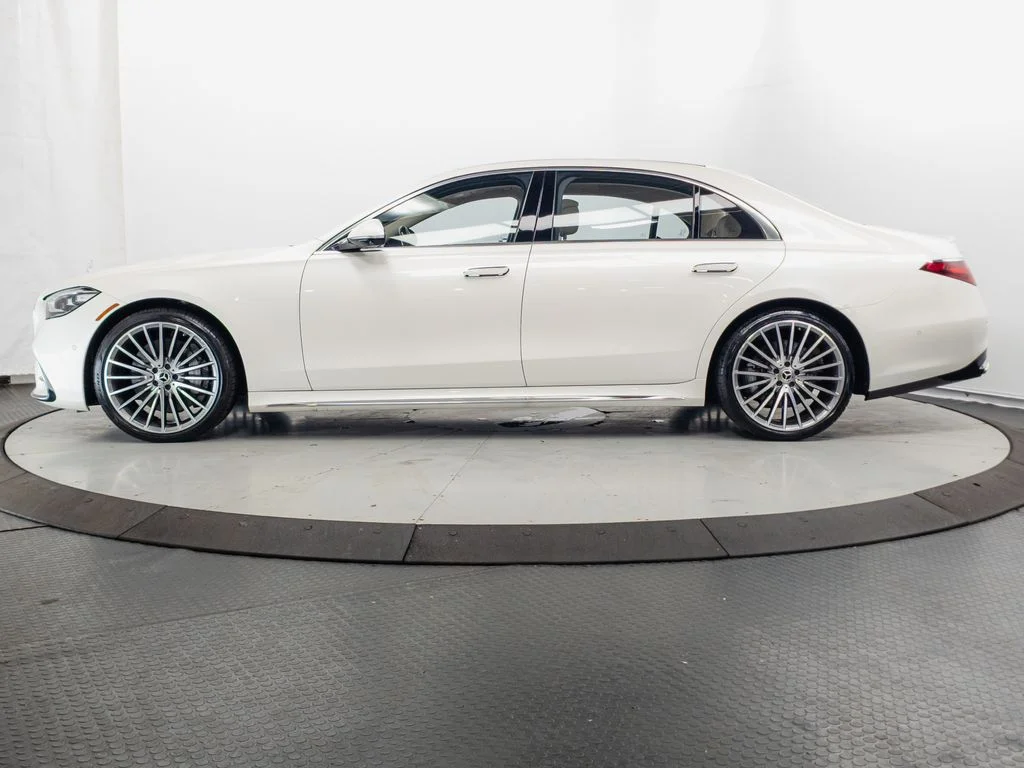 Used 2023 MANUFAKTUR Diamond White Mercedes-Benz S 500 image 4