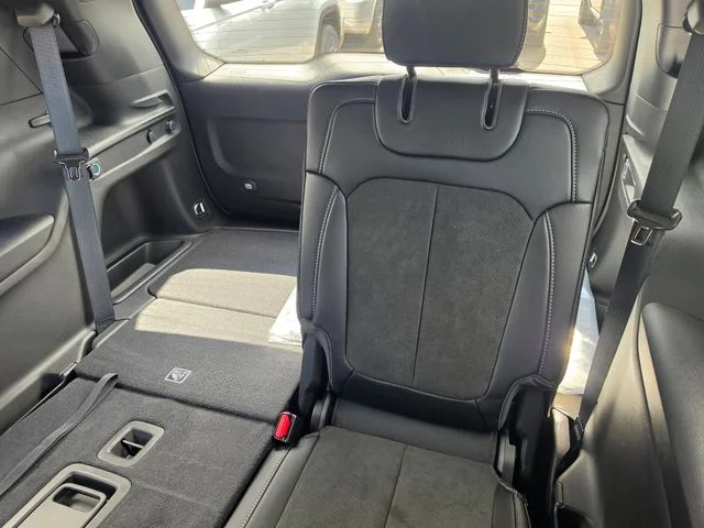 New 2026 Baltic Gray Metallic Clear-Coat Exterior Paint Jeep Laredo image 10
