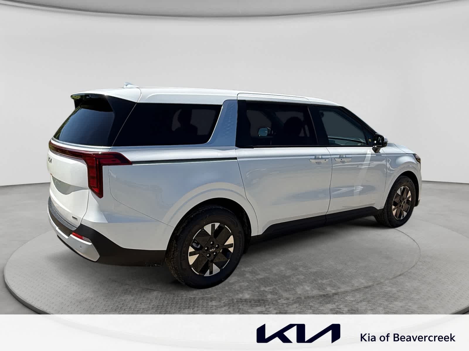 New 2026 Snow White Pearl Kia LXS image 5