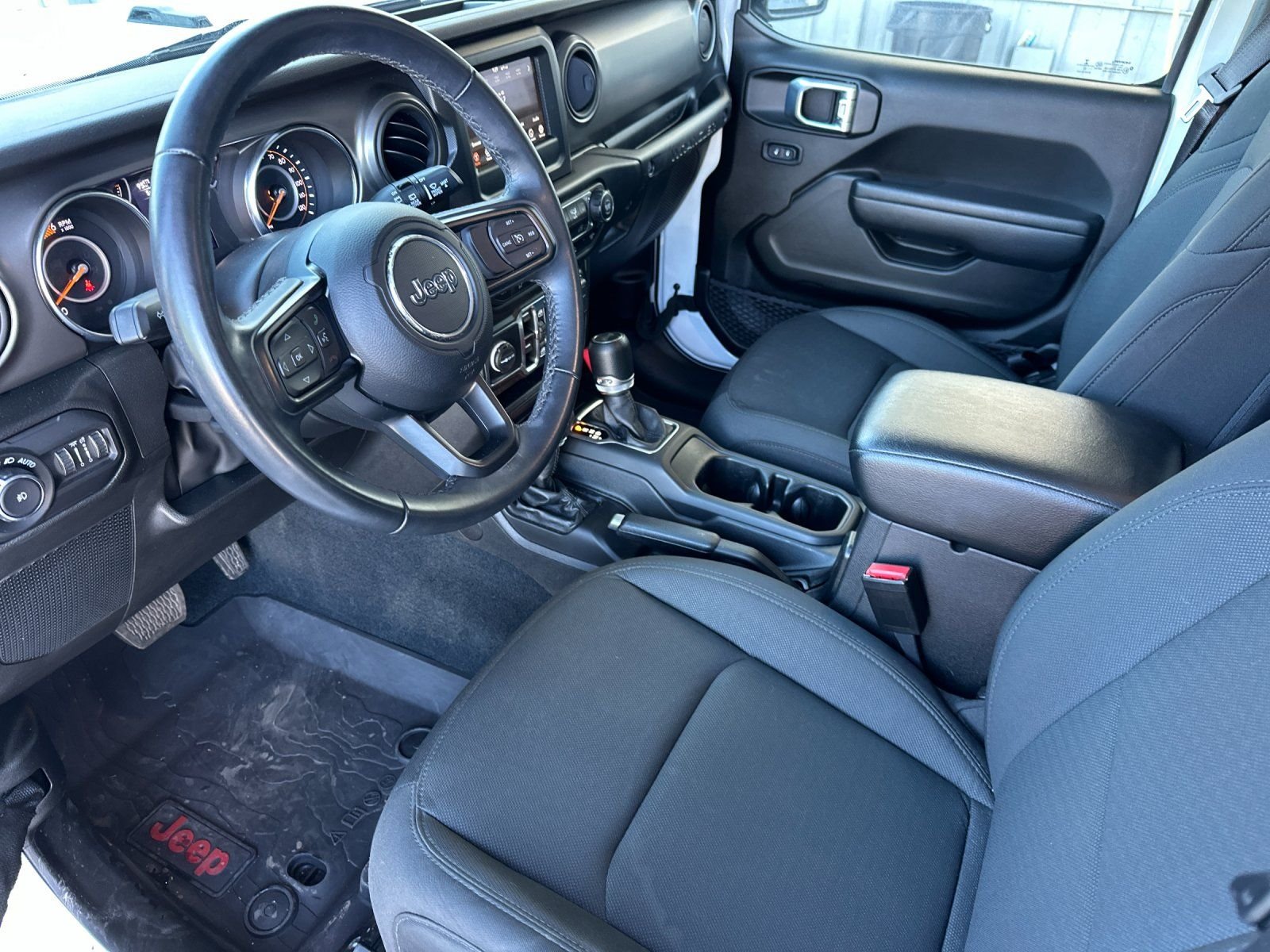 Used 2022 White Jeep Unlimited Willys image 9