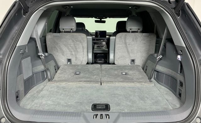 Used 2020 Gray Lincoln Reserve image 27