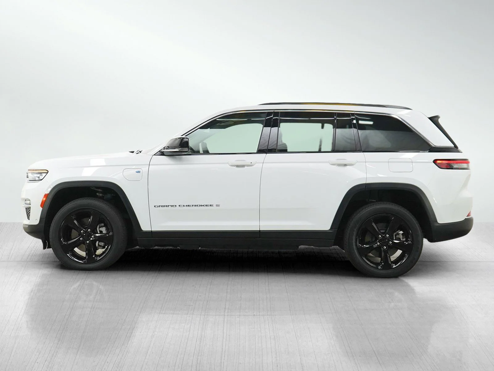 Used 2022 Jeep Grand Cherokee 4xe with VIN 1C4RJYB69N8757413 for sale in Hopkins, Minnesota
