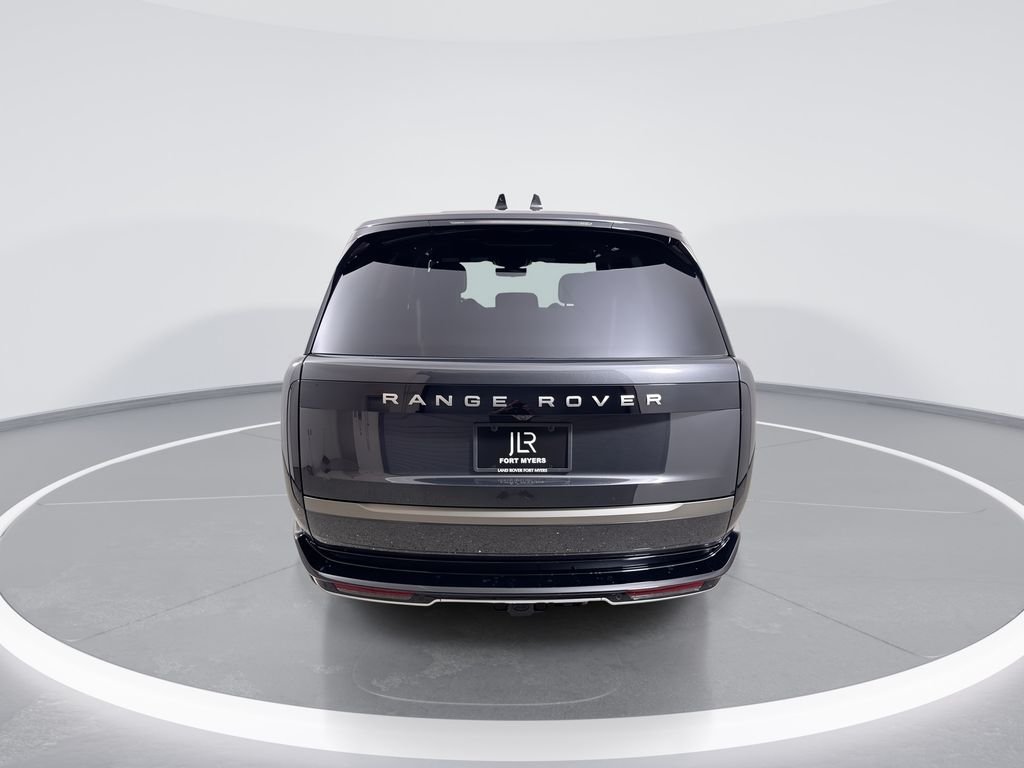 New 2026 Carpathian Grey Land Rover SE image 7
