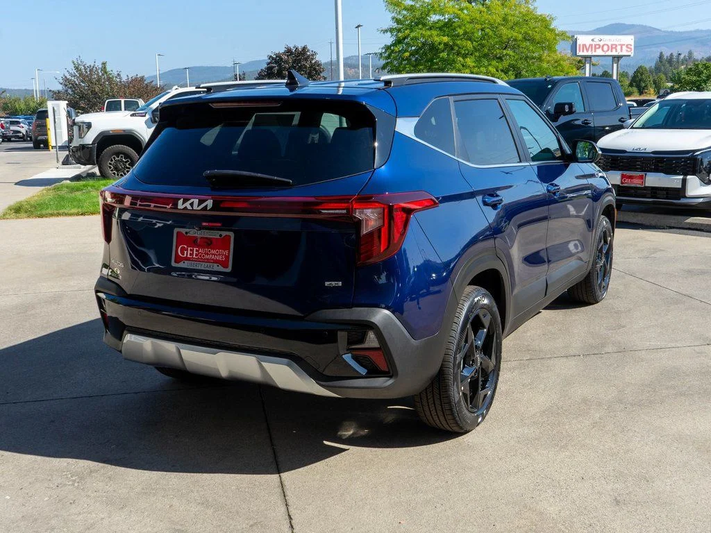 New 2026 Dark Ocean Blue Kia EX image 7