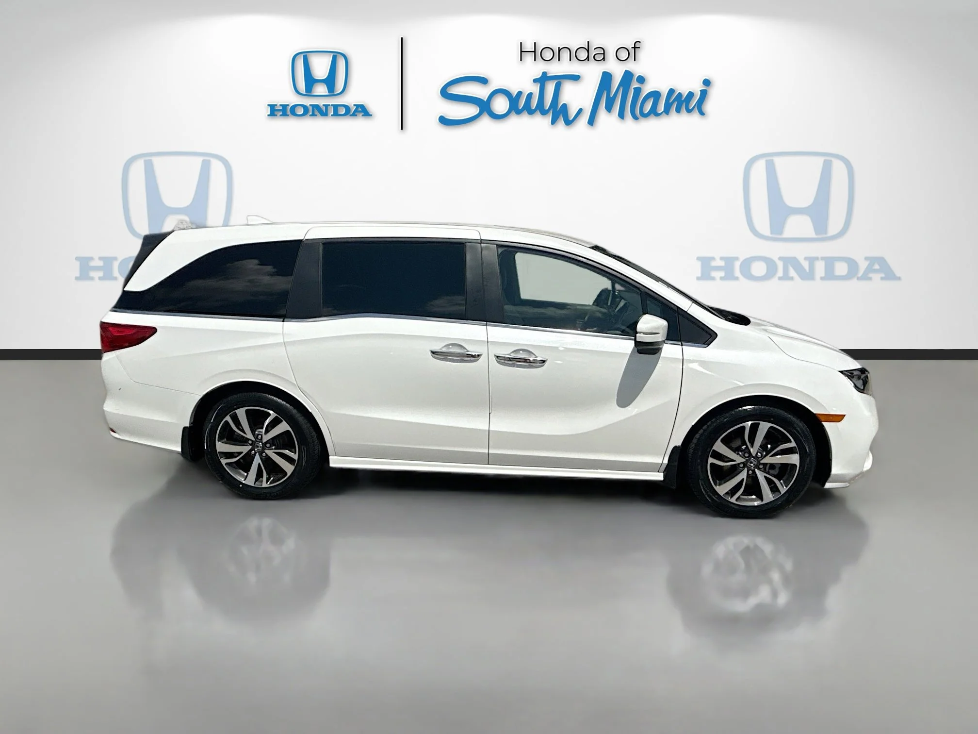 2023 Honda Odyssey Touring - Photo 8