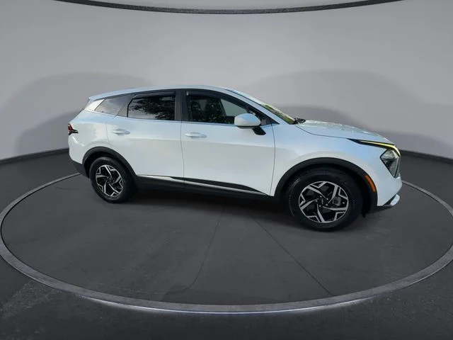 2023 Kia Sportage LX - Photo 9