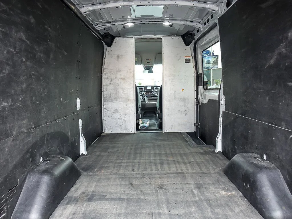 Used 2024 Oxford White Ford Base image 26