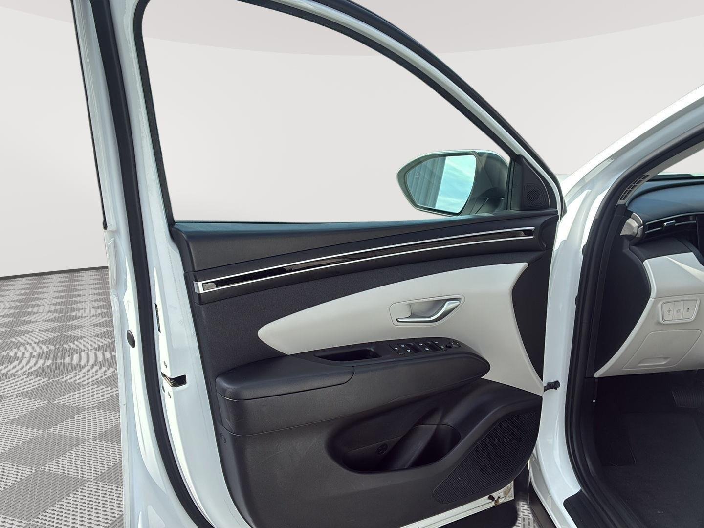 Used 2024 White Pearl Hyundai SEL image 25