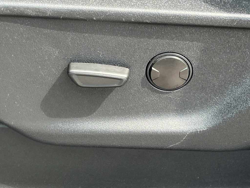 Used 2023 Blue Ford XLT image 22
