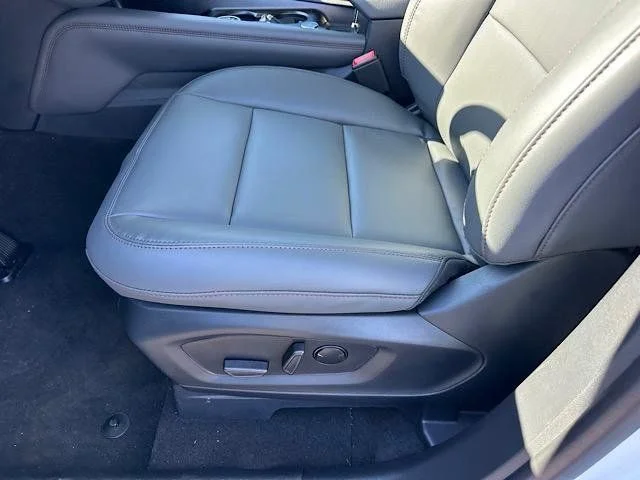 New 2026 Star White Metallic Tri-Coat Ford Active image 14