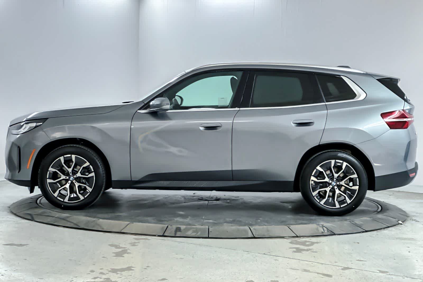 Used 2026 Skyscraper Grey Metallic BMW 30 xDrive image 5