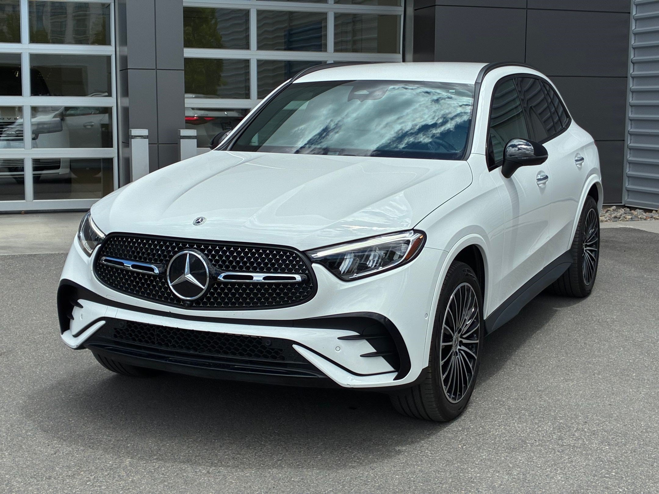 Used 2023 Polar White Mercedes-Benz GLC 300 image 8