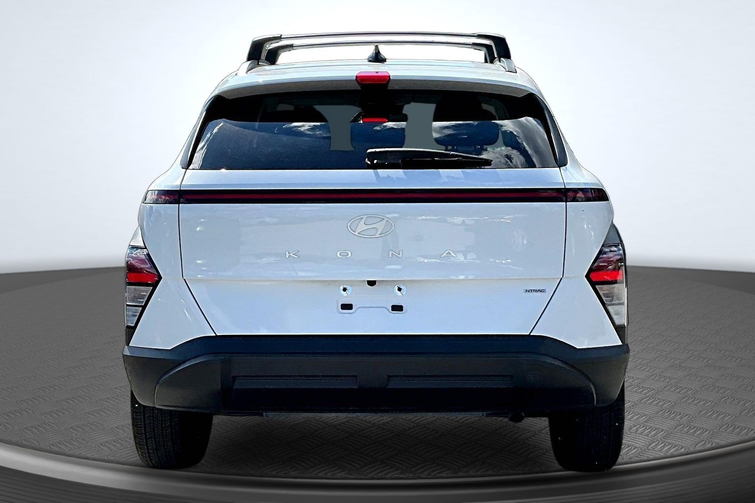 Certified Used 2025 White Hyundai SEL image 4