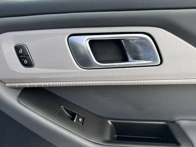 2025 Ford Explorer Active - Photo 14