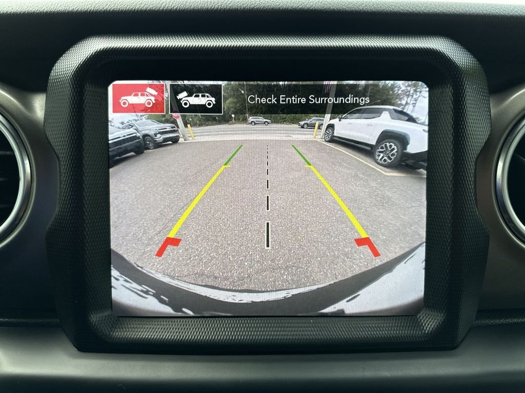Used 2021 White Jeep Unlimited Rubicon image 24