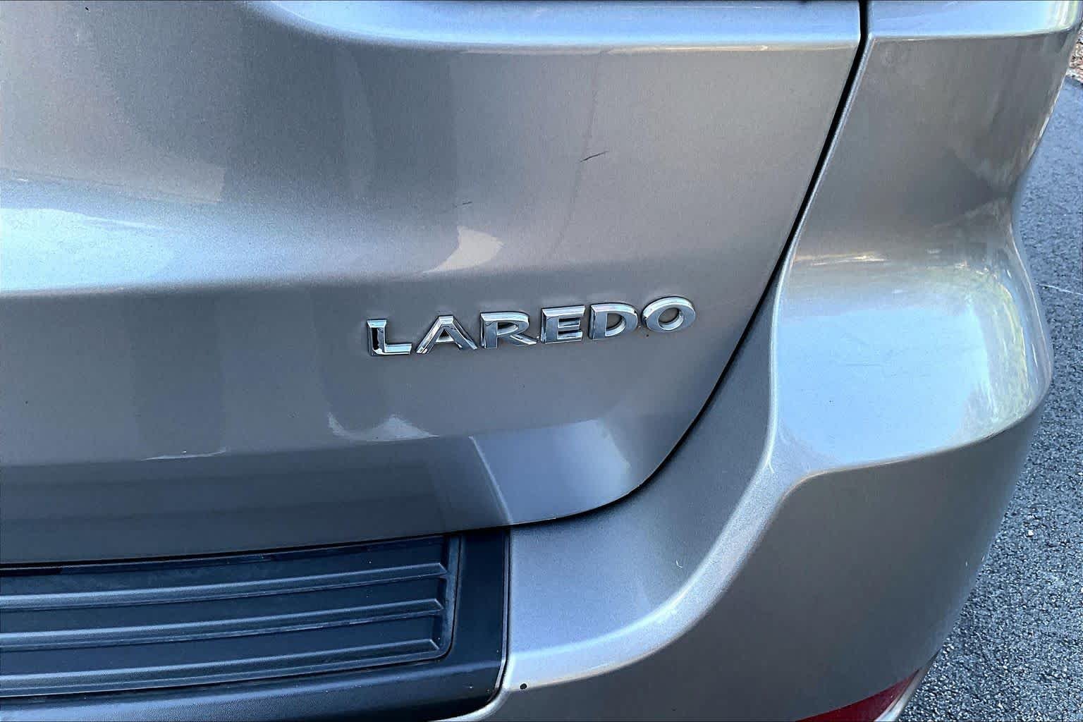 Used 2015 Billet Silver Metallic Clearcoat Jeep Laredo image 10