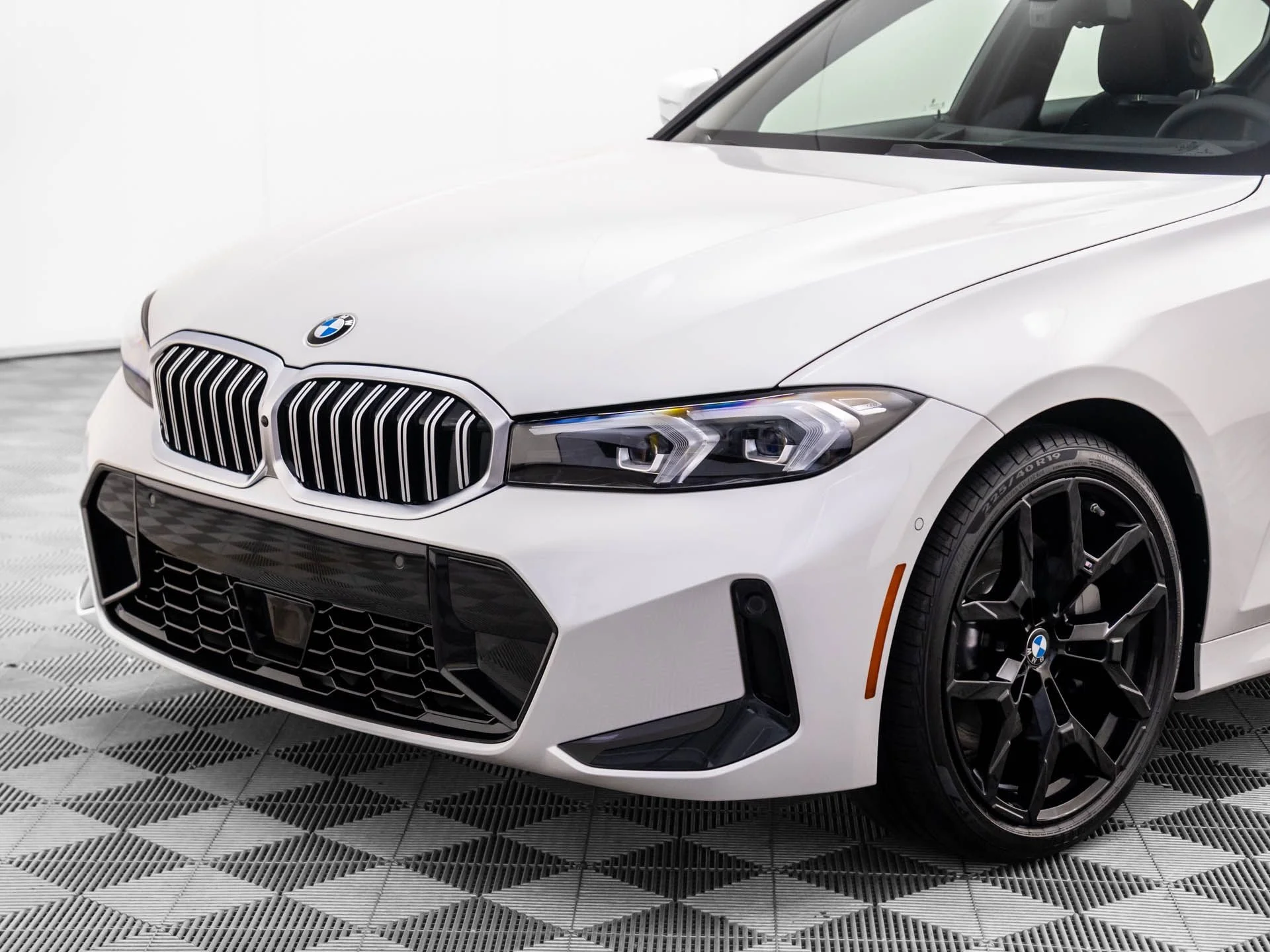 New 2026 White BMW 330i xDrive image 36