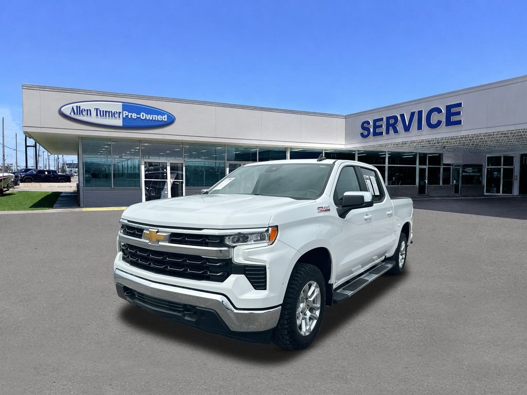 Used 2025 White Chevrolet LT image 3