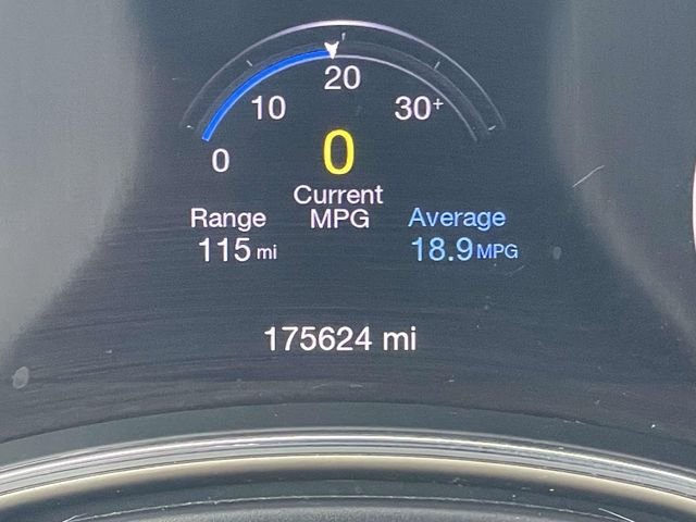 Used 2017 Crystal Metallic Jeep Laredo image 17