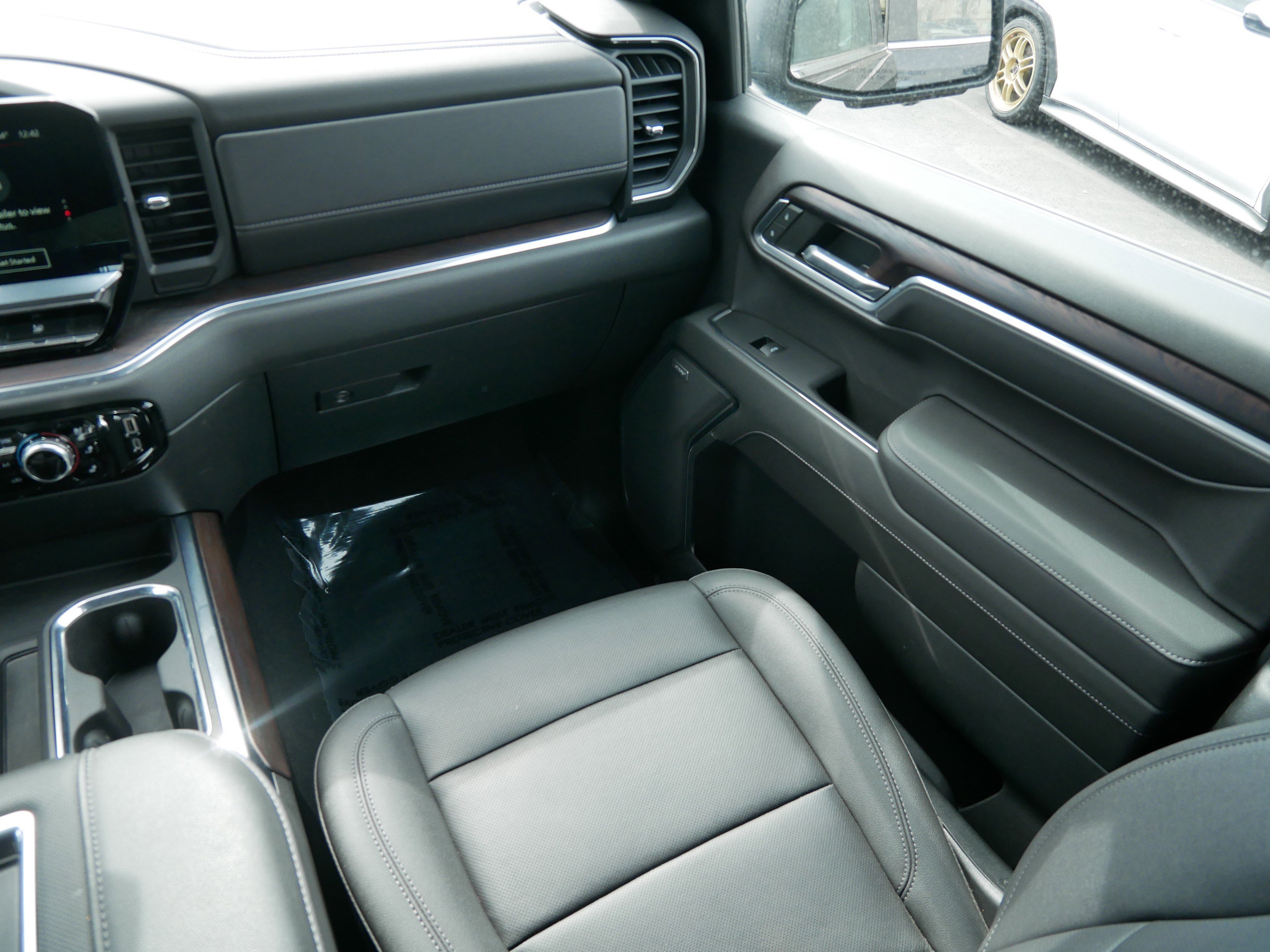 2022 GMC Sierra 1500 SLT - Photo 11