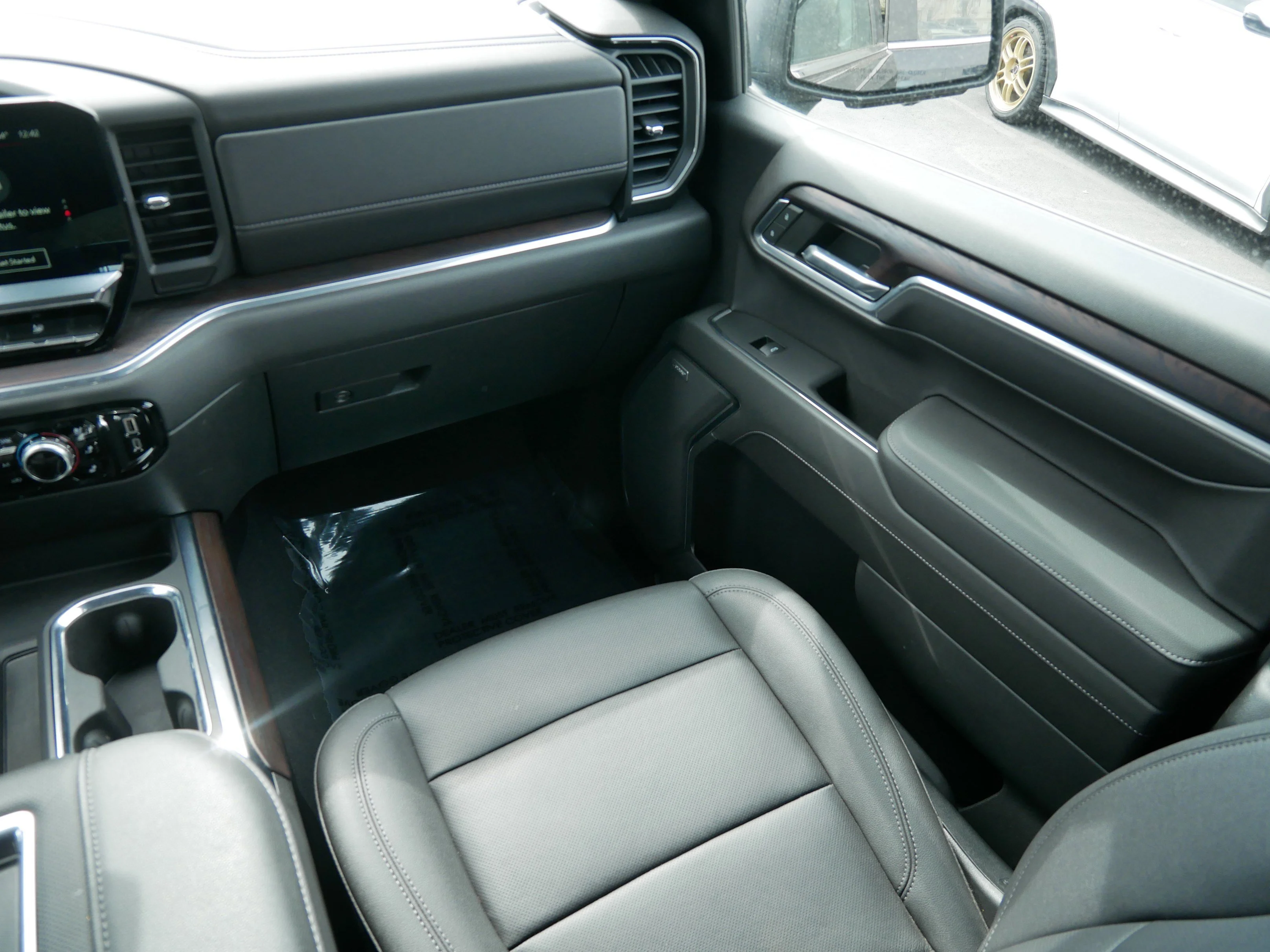 2022 GMC Sierra 1500 SLT - Photo 11