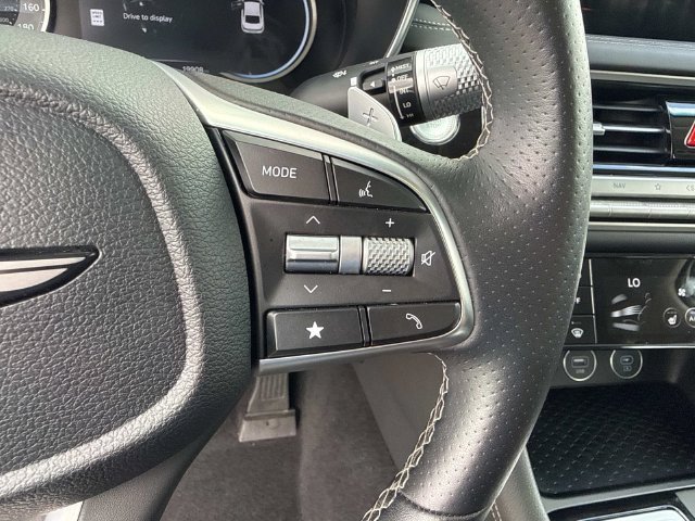 2026 GENESIS G70 Standard - Photo 23