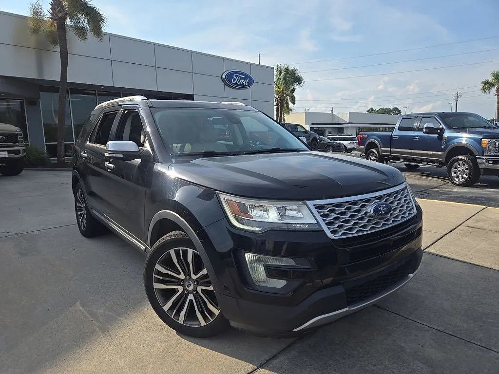 Used 2017 Black Ford Platinum image 1