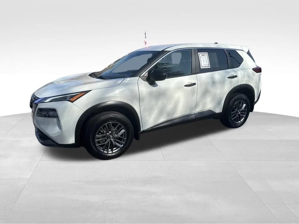 Used 2023 White Nissan S image 3