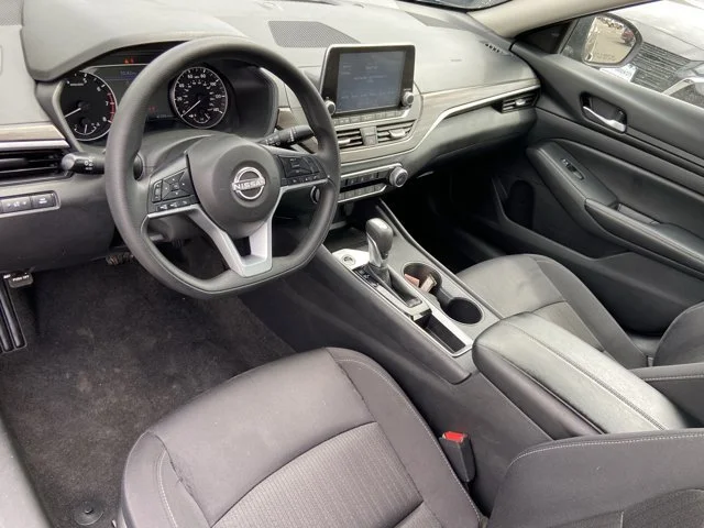 2025 Nissan Altima SV - Photo 23