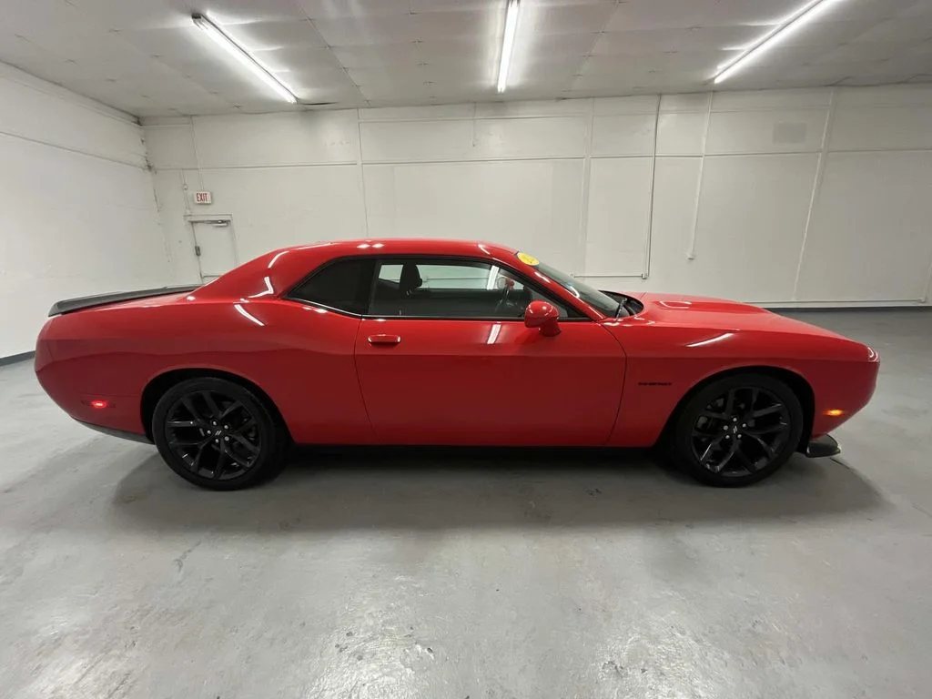 Used 2021 Torred Clearcoat Dodge R/T 5.7L HEMI 1 Owner image 2