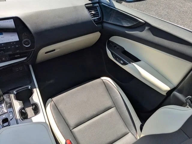 Used 2024 Black Lexus NX 250 Premium image 18